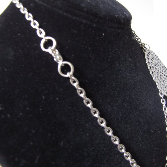 18 in Silver Plate Cable Chain with Silver 2 in Disc Focal Pendant NWOT - Picture 3 of 3